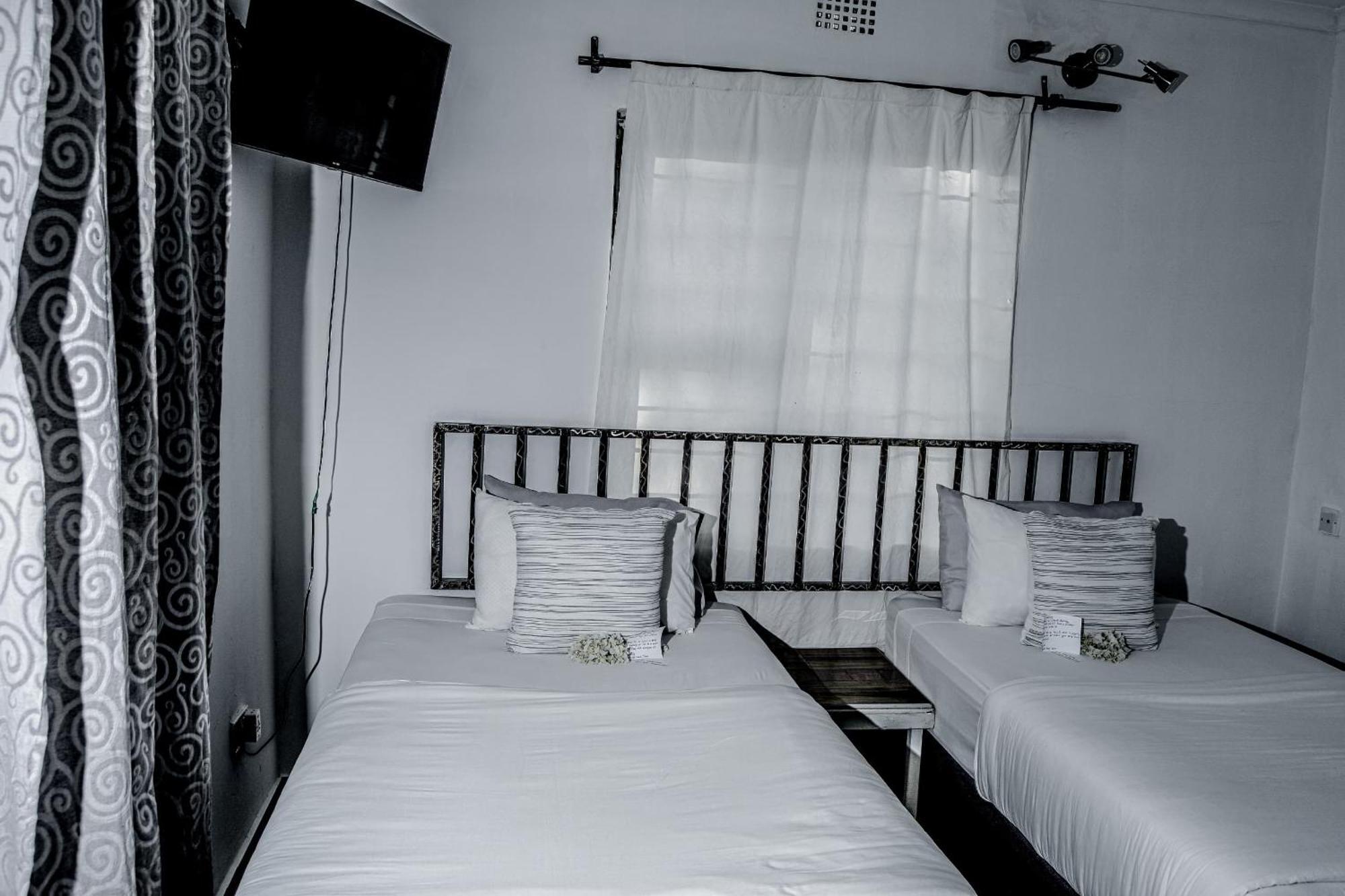 Golentle Home Stay Maun Exterior foto